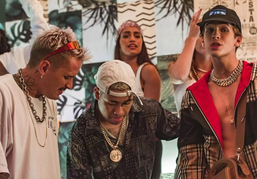 João Guilherme faz sua estreia no trap com ‘Joga Pro Ar’, feat com Kawe e Caique