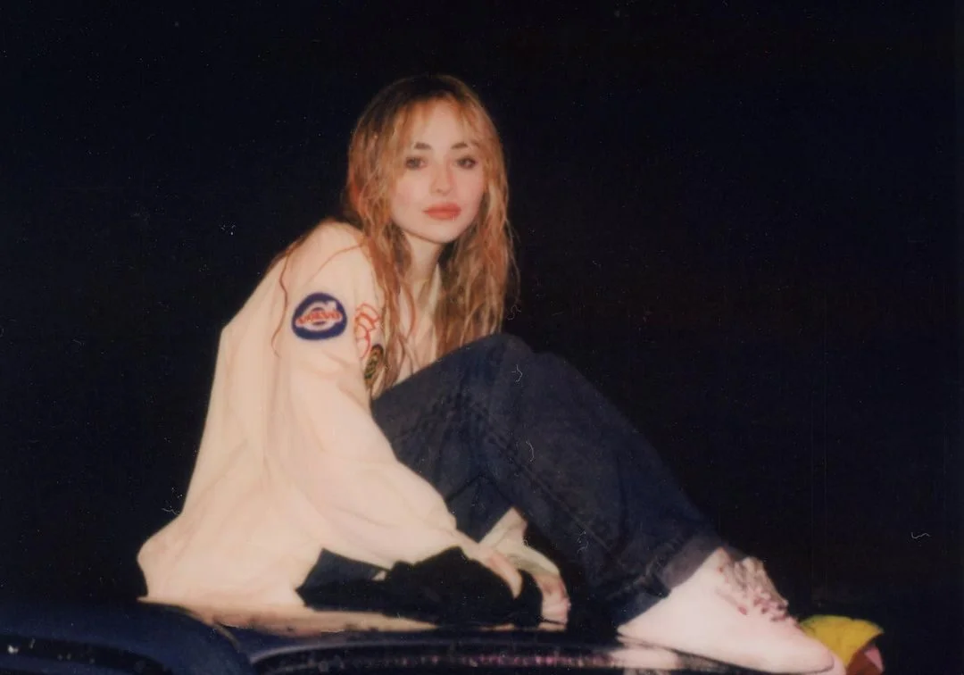 Sabrina Carpenter performa ‘Skin’ pela primeira vez e diz: “As pessoas interpretaram errado”