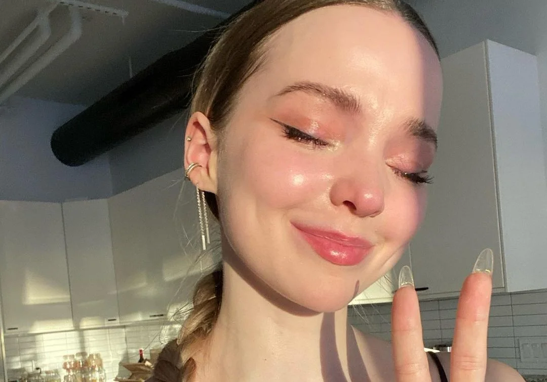Nova música! Dove Cameron revela trecho de ‘LazyBaby’, seu próximo lançamento