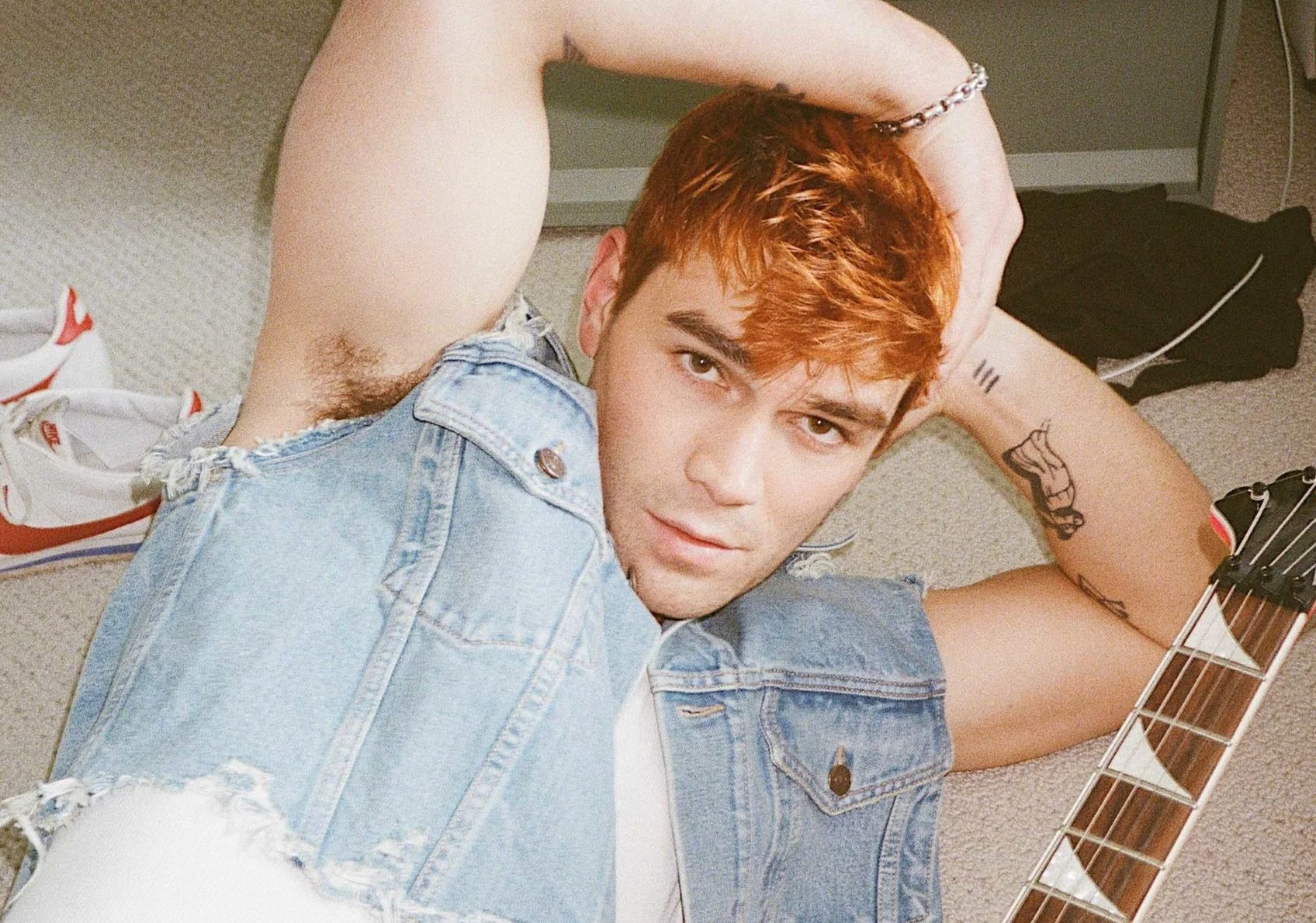 “Existe muita pressão ao interpretar Archie”, desabafa KJ APA em entrevista