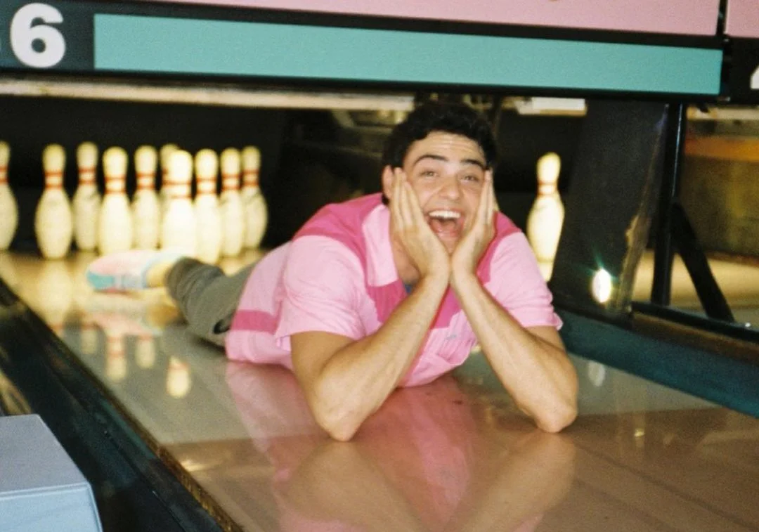 Noah Centineo revela que não quer interpretar mais adolescentes – e ainda conta se namoraria à distância!