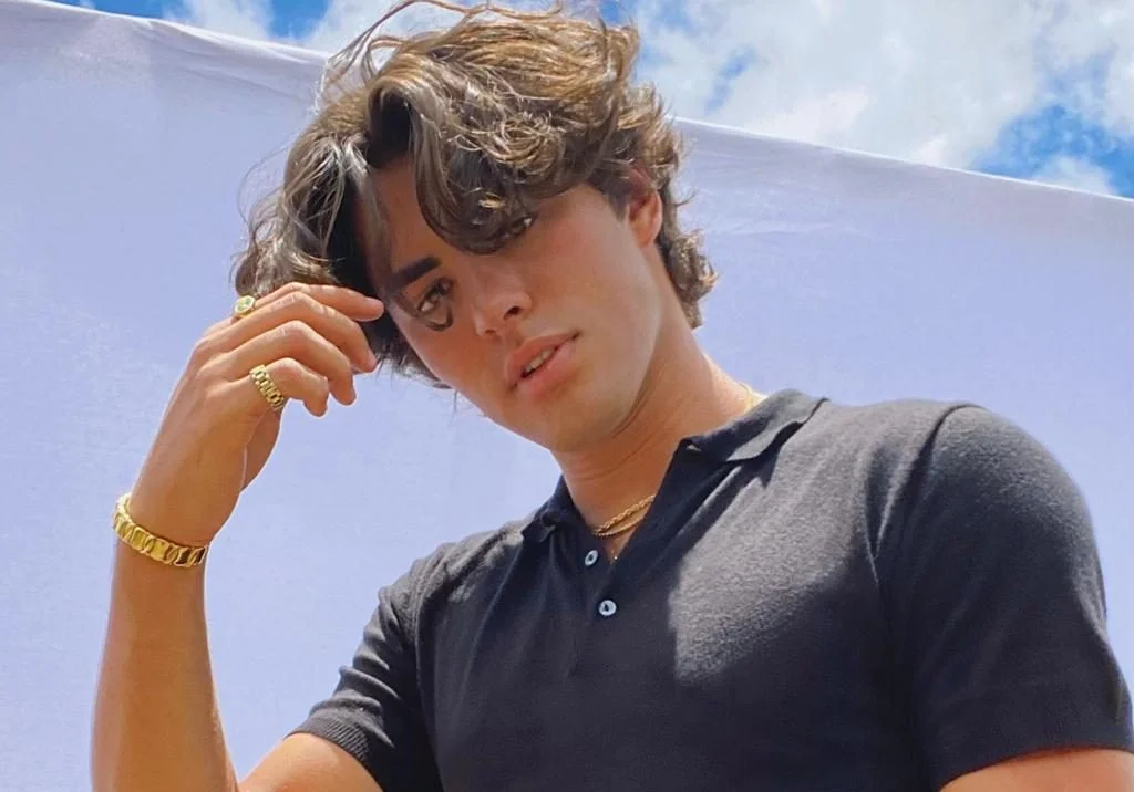 Lucas Pretti retorna com ‘Sun Sessions’ e traz cover de ‘Prisoner’, hit de Miley Cyrus e Dua Lipa