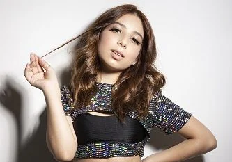 A pedido dos fãs, Taby lança o EP ‘Taby É de Outro Planeta’ e libera o clipe dançante de ‘Jogadão’