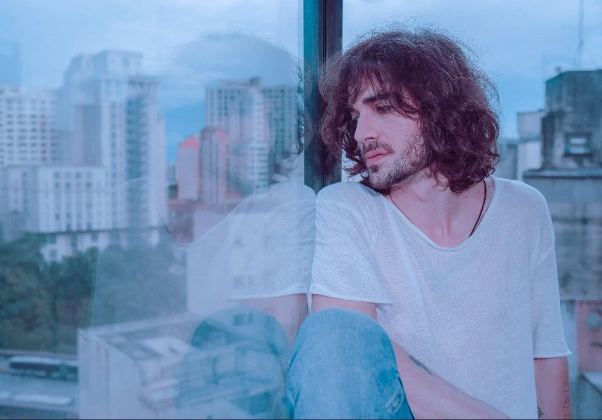 Mesmo confinado no BBB21, Fiuk sofre pela amada em ‘Amor da Minha Vida’, novo single!