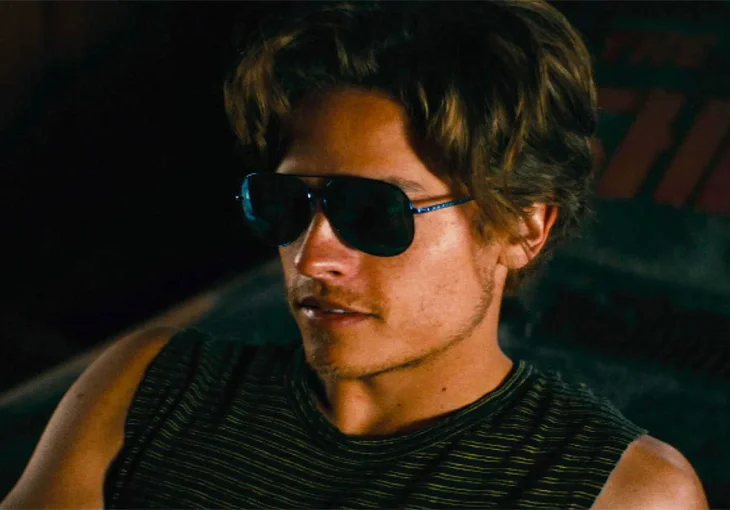 Dylan Sprouse é protagonista de novo filme cheio de tensão! Confira o trailer