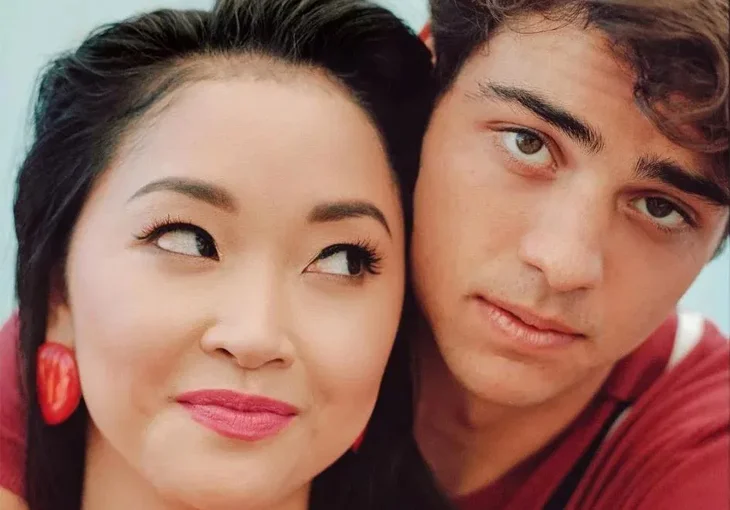 ‘Churrasco’, ‘cadelinha’ e ‘nunca errou’: Você precisa ver a Lana Condor e Noah Centineo falando português!
