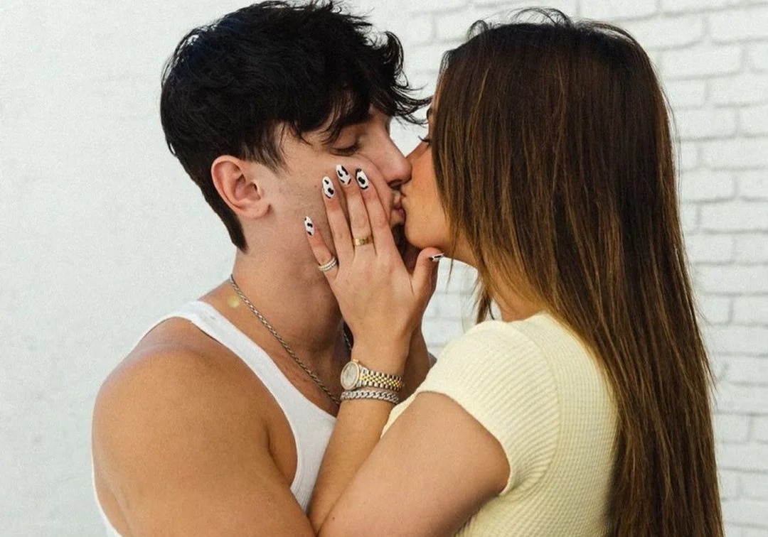 Após rumores de traição, paparazzo faz Addison Rae chorar e Bryan Hall se irrita com abordagem