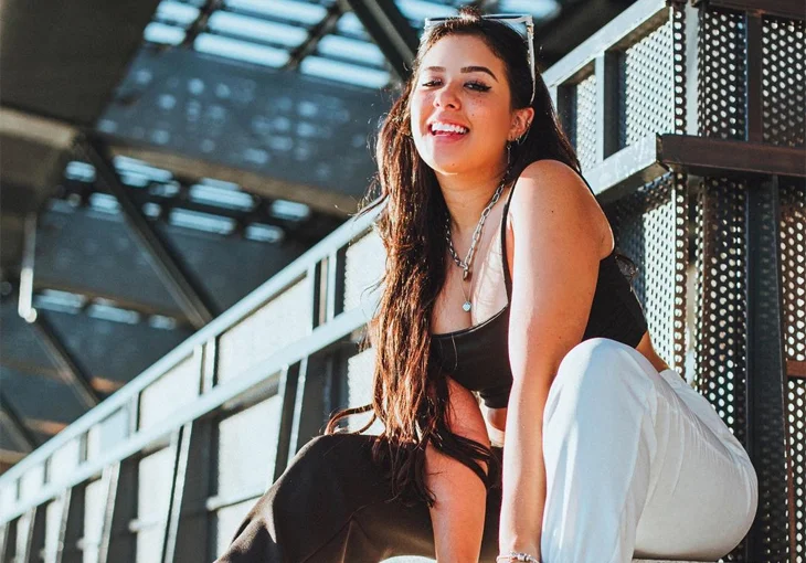 Cinthia Cruz retorna às redes sociais com desabafo: “Preciso de energias positivas”