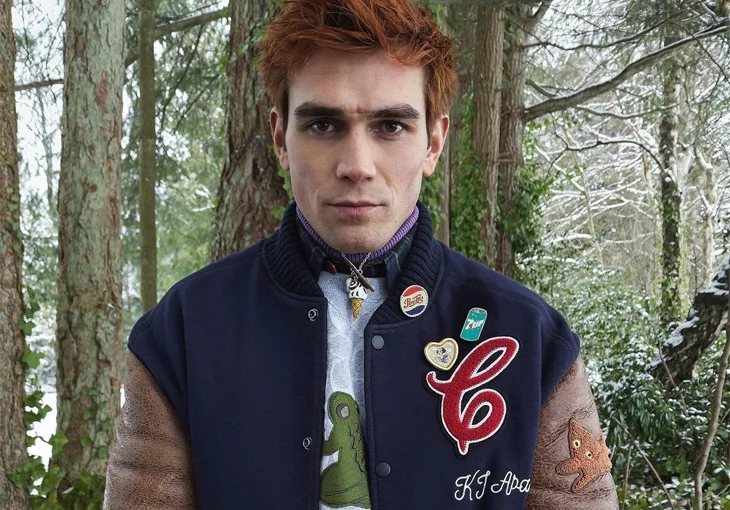Start na carreira musical! KJ Apa irá lançar canção em parceria com ator de ‘Riverdale’!