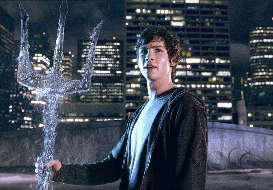‘Percy Jackson’: Rick Riodan fala sobre status do episódio piloto e revela orçamento generoso