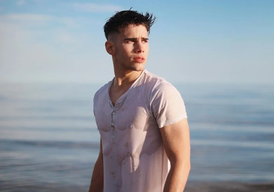 Adeus Disney! Julio Peña viverá vizinho misterioso em novo filme da Netflix