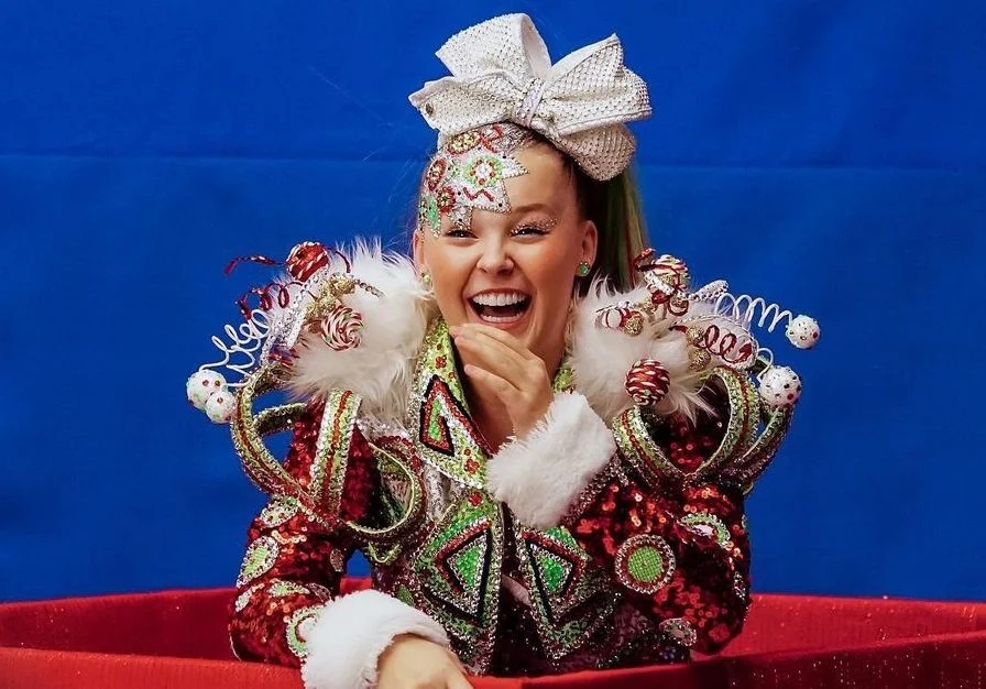 Jojo Siwa faz discurso poderoso sobre ser LGBT+ e inspirar seguidores: ‘Amar quem você quer é incrível!’