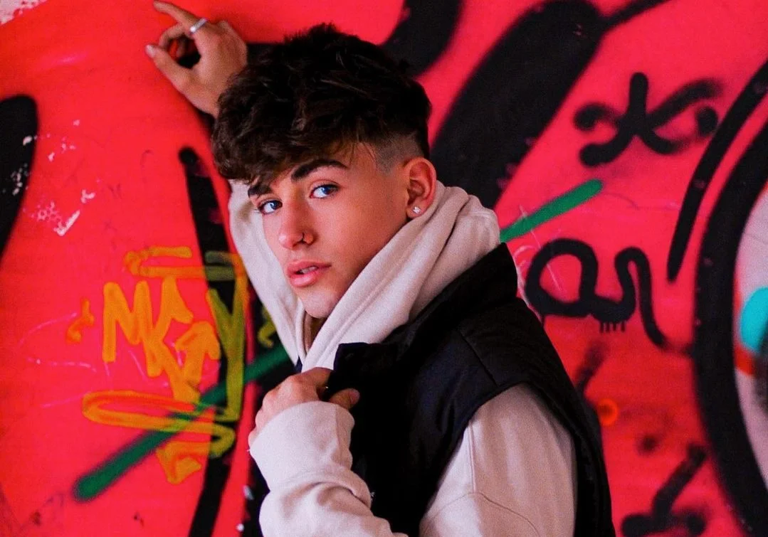 Ele chegou: Now United anuncia o 18º membro do grupo! Vem conhecer o Alex