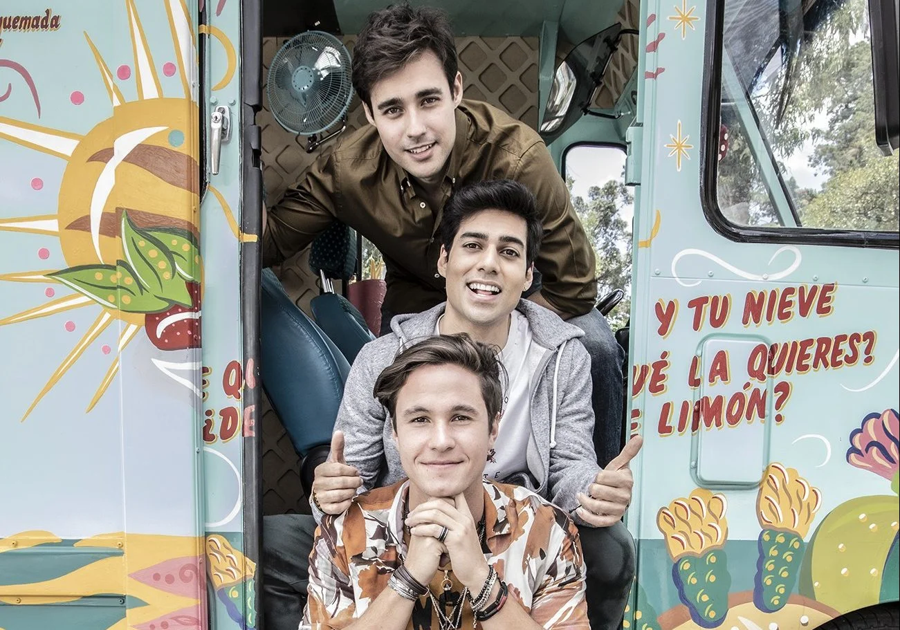 Jorge Blanco, Michael Ronda e Lalo Brito são pais adotivos em nova série do Disney+! Conheça ‘Pais por Acidente’