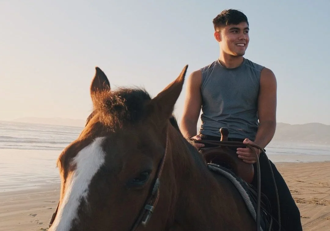 Adeus, Los Angeles! Bailey May volta para casa depois de gravar clipe com Now United