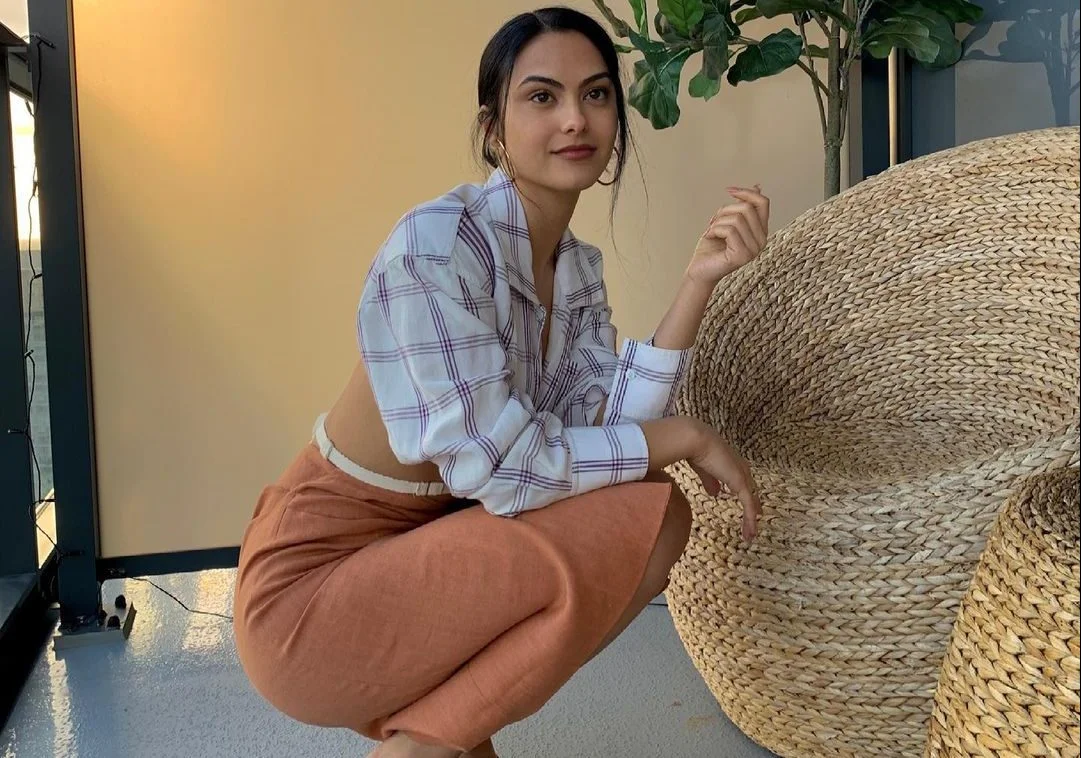 Só risadas! Cami Mendes erra palavra e compartilha conversa em português com parente