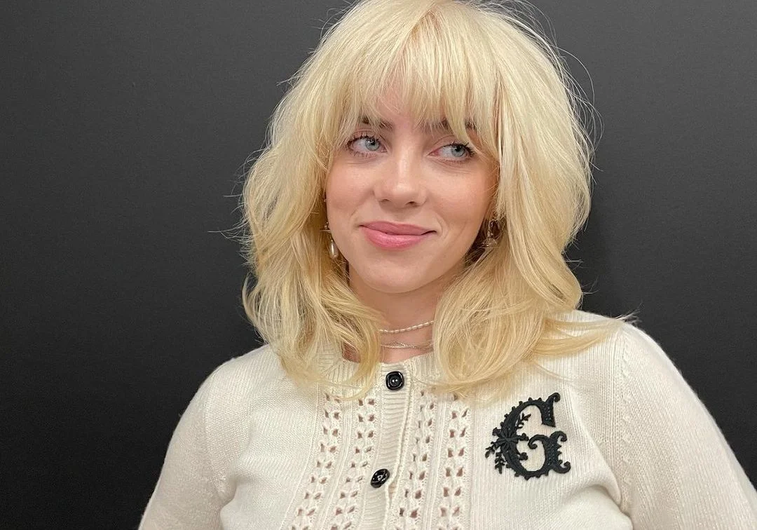 Billie Eilish namorando? Cantora é flagrada com ator e rumores de relacionamento aumentam! Vem ver as fotos