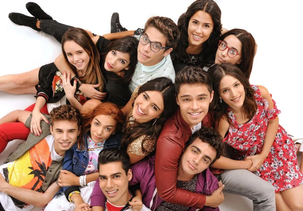 Elenco de ‘Kally’s Mashup’ faz emocionante despedida após fim das gravações do filme