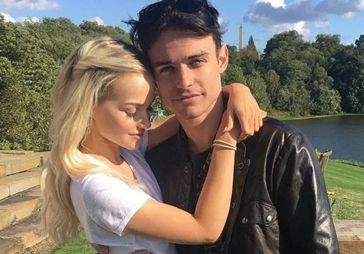 Dove Cameron abre o jogo sobre sua relação atual com Thomas Doherty: “Eu ainda amo a luz dele”