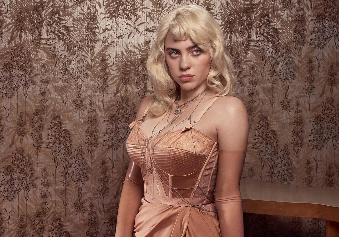 Em nova fase, Billie Eilish é capa da Vogue UK, dá spoiler de seu próximo álbum e fala sobre exposição do corpo