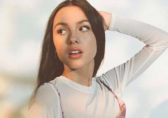Recordista! Olivia Rodrigo atinge marco inédito com o lançamento de ‘Sour’