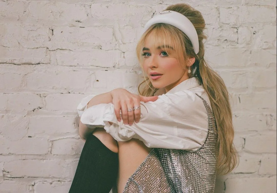 Sabrina Carpenter dá spoiler de seus planos para a nova versão de ‘Alice no País das Maravilhas’