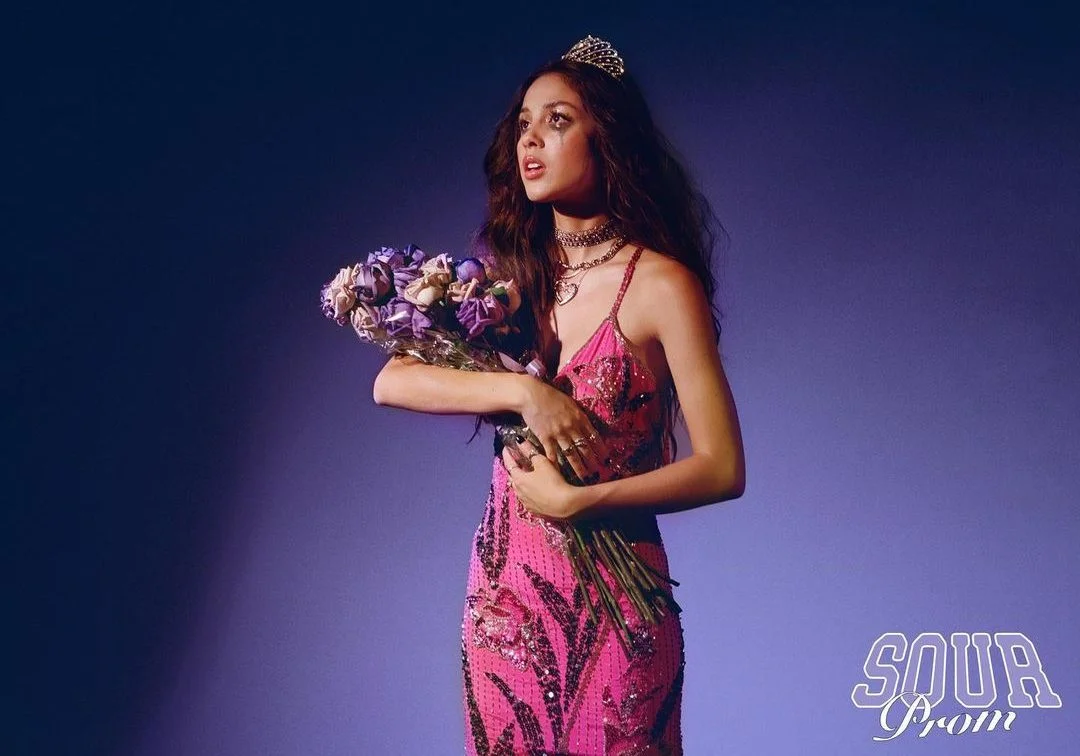 Acabou o mistério: Olivia Rodrigo transformará ‘Sour’ em um show de formatura! Saiba os detalhes