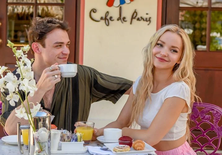 Dove Cameron conta como foi o término com Thomas Doherty e se ainda mantém contato com ele!
