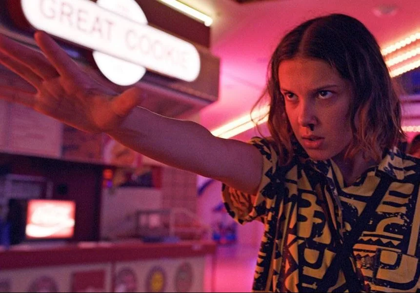 Fotos inéditas de ‘Stranger Things 4’ sugerem que algo grave acontecerá com Eleven!