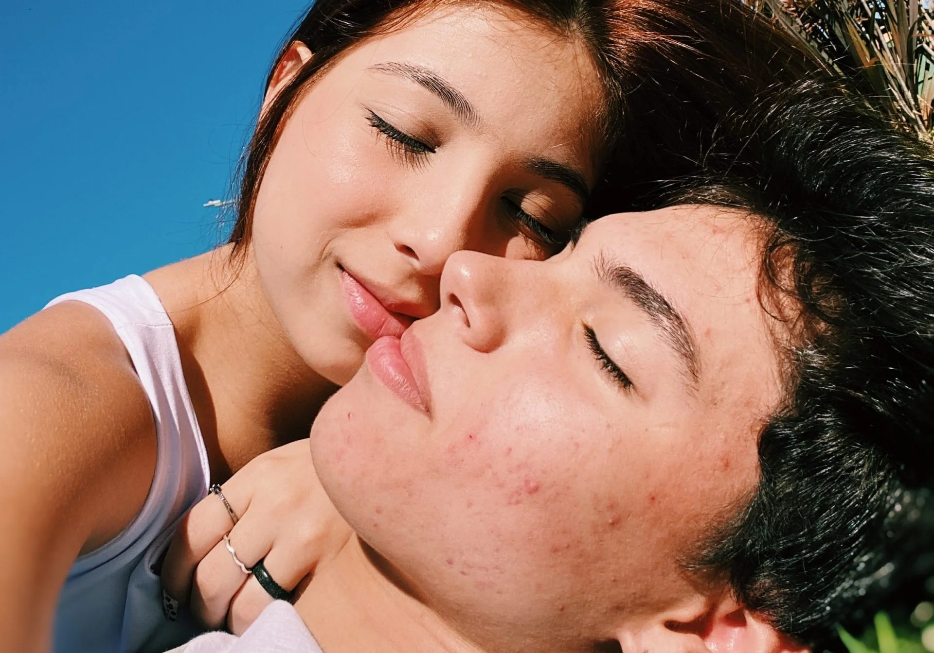 Taby e João Seno dão dicas de como comemorar o Dia dos Namorados em casa!