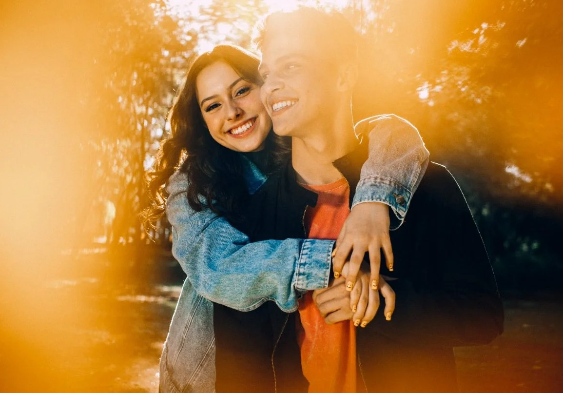 Juju Franco e Fe Bertuol dão dicas de presente para o Dia dos Namorados por menos de 100 reais!