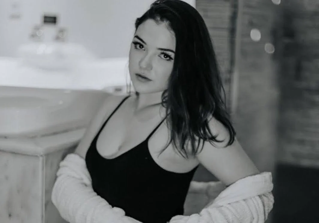 Giana Mello canta música inédita no Cover FT! Vem ouvir “1200 KM”