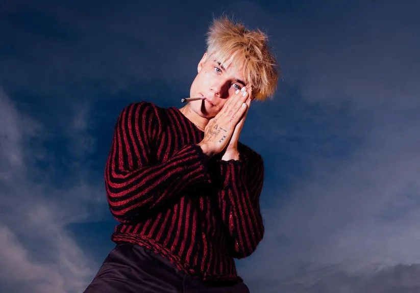 ‘Tell Me About Tomorrow’: Jaden Hossler aposta no punk rock em seu primeiro álbum