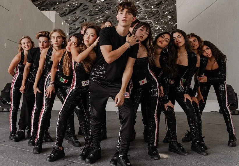 ‘Now United Live Show’: estreia de ‘Wave Your Flag’ e primeiro show dos novos membros marcam evento