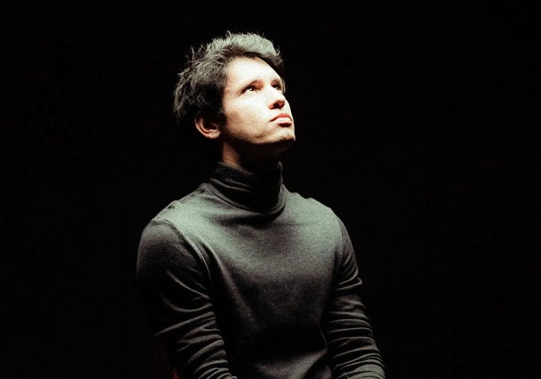 Voz e violão: João Klein lança versão do clássico ‘Sozinho’, de Caetano Veloso