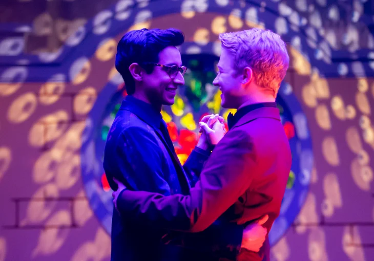 Icônicos! Joe Serafini e Frankie Rodriguez estrelam primeiro dueto LGBTQIA+ da Disney