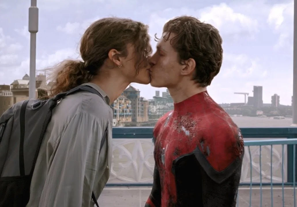 Flagras de Tom Holland e Zendaya teriam sido parte de uma viagem romântica! Entenda