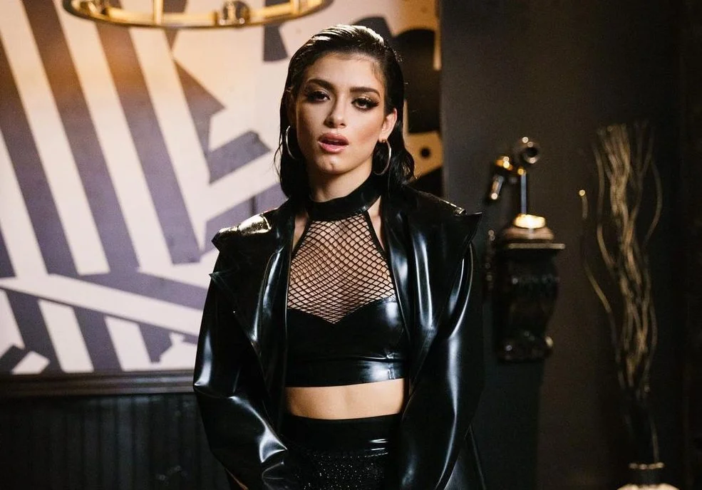 Dixie D’Amelio entrega tudo no clipe de ‘Psycho’ em parceria com Rubi Rose! Confira