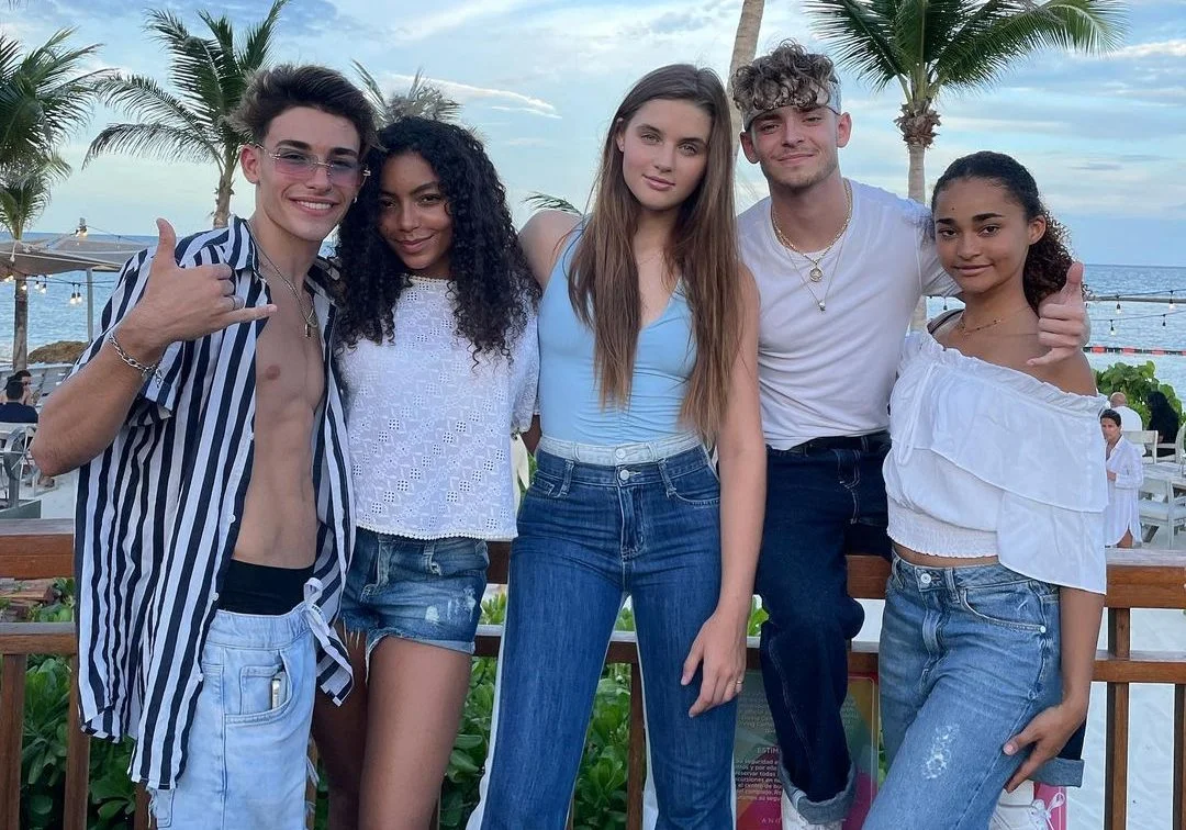 Adeus, México: Now United sai do país e alguns membros não seguem viagem. Saiba quem ficou!