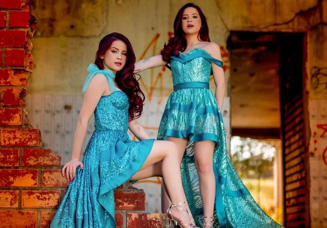 Debutantes! Nicolly e Maria Emanuelly fazem 15 anos e ganham jantar romântico de boys