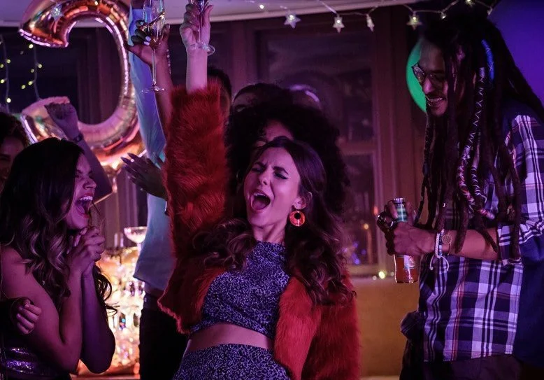 ‘Afterlife of the Party’: Novo filme de Victoria Justice ganha data de estreia na Netflix!