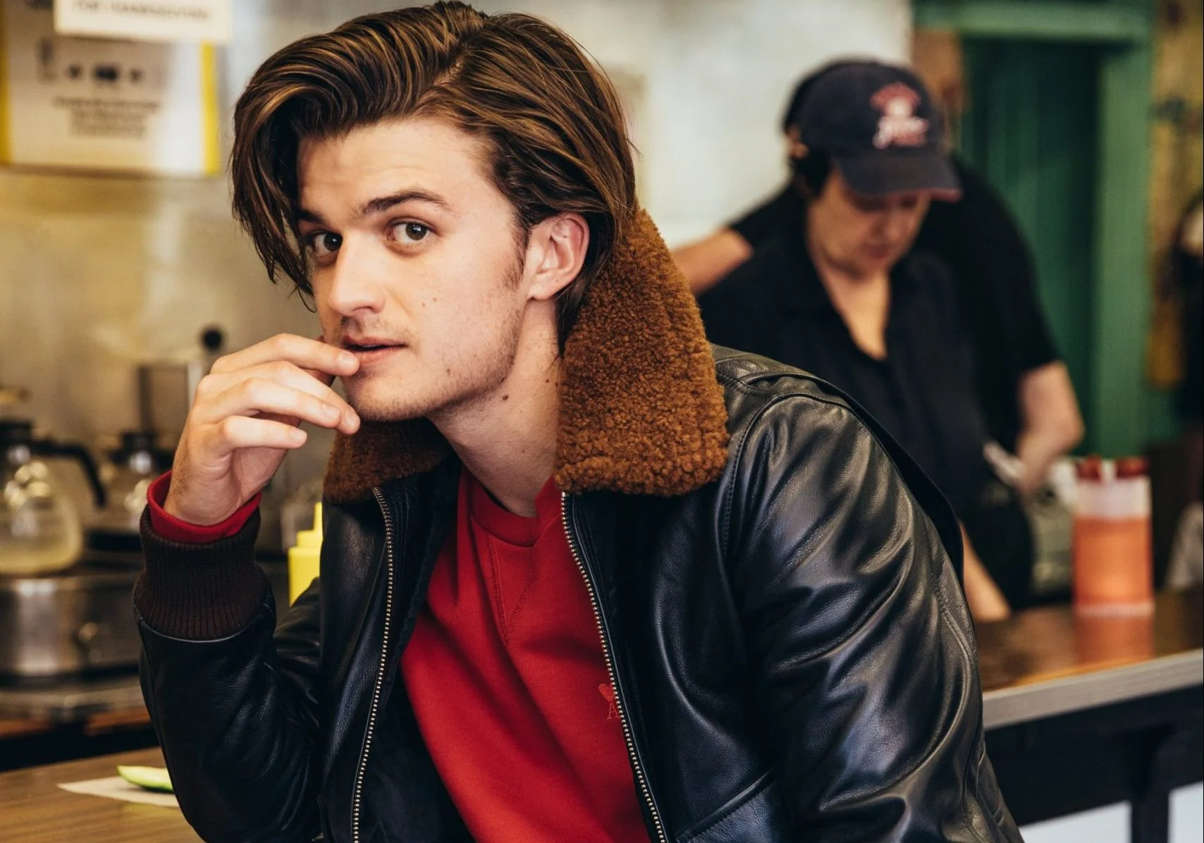 Joe Keery dá spoiler de ‘Stranger Things 4’ e afirma que está ansioso pra assistir aos novos episódios!