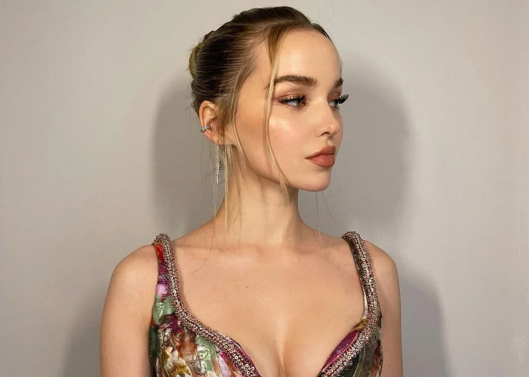 Vestido pesado e joias voando: Dove Cameron revela perrengues dos bastidores de ‘Descendentes’
