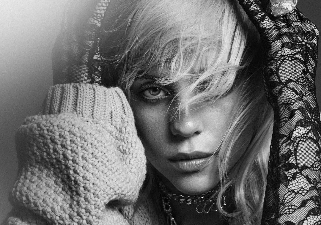 “Tenho inveja de quem não tem redes sociais”: Billie Eilish fala sobre hate, exposição e mudanças
