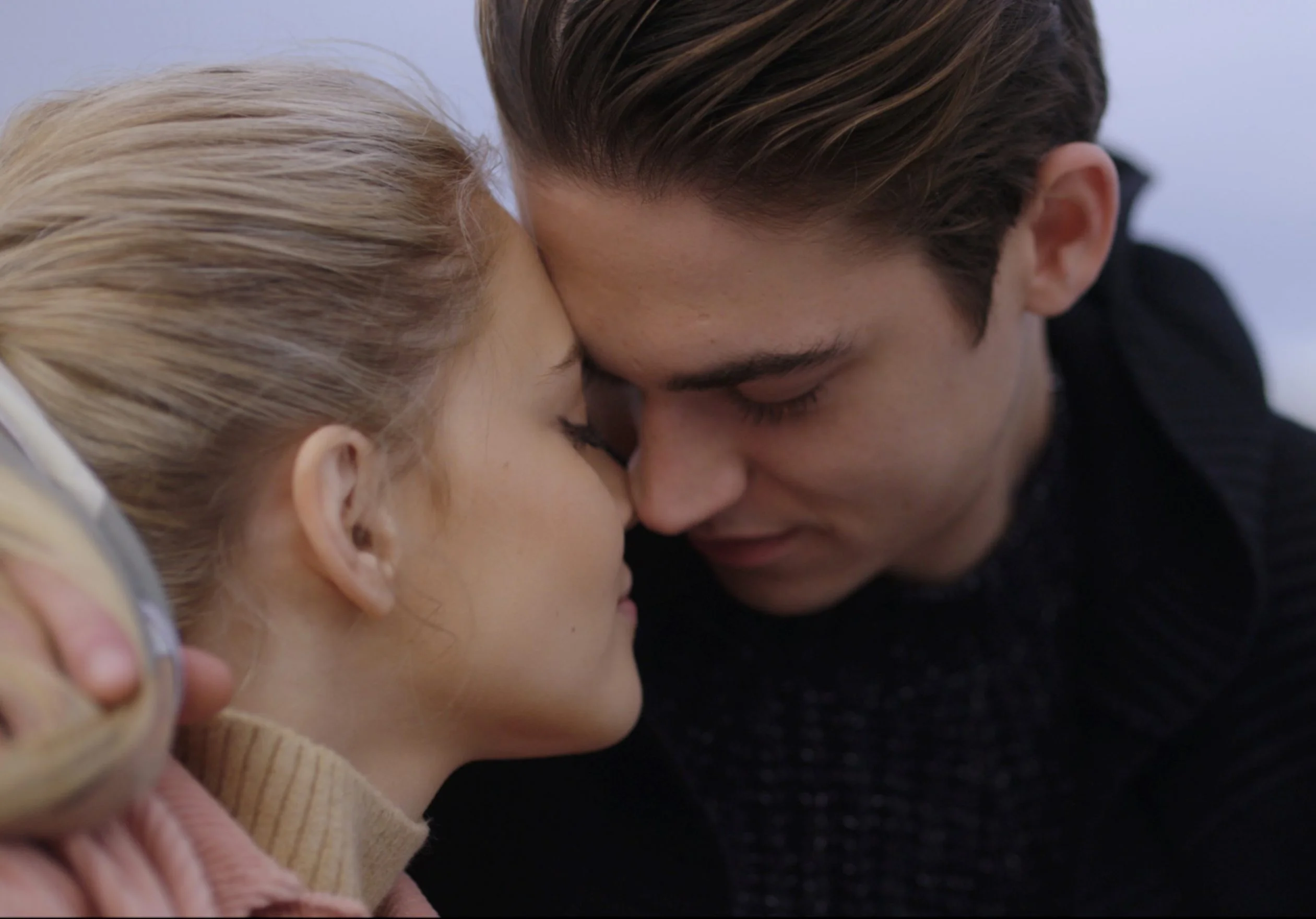 Josephine Langford e diretora de ‘After – Depois do Desencontro’ falam sobre relacionamento abusivo nos filmes!