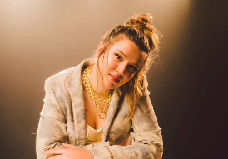 Elana Dara se abre sobre autosabotagem em ‘amor não eh pra mim’, parceria com Vitor Kley