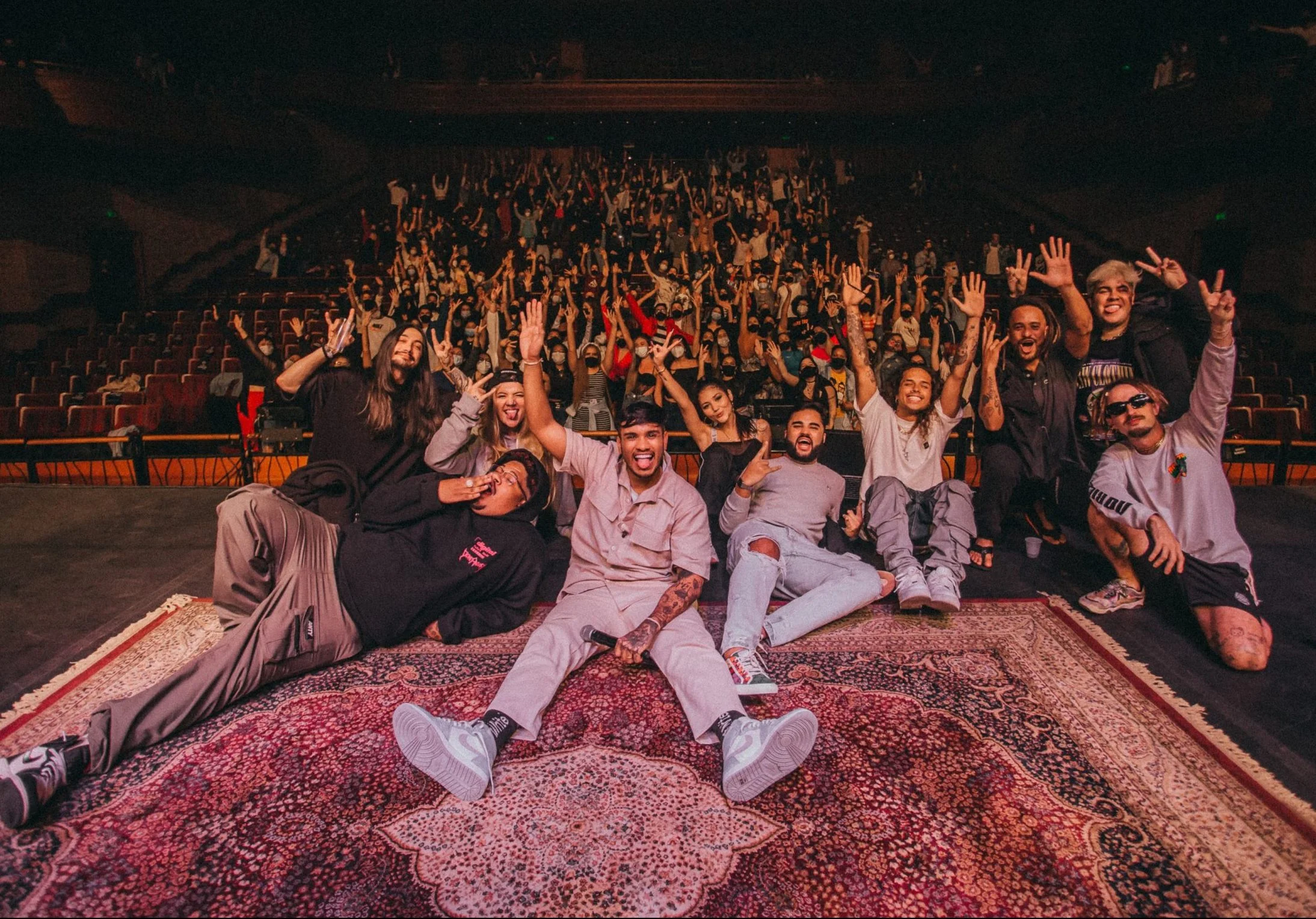 Cheio de convidados especiais, Luan Otten agita São Paulo com a turnê ‘Varanda do Luan’