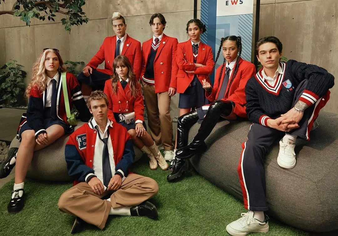 Netflix libera clipe de versão inédita do hino ‘Rebelde’ e data de estreia do remake