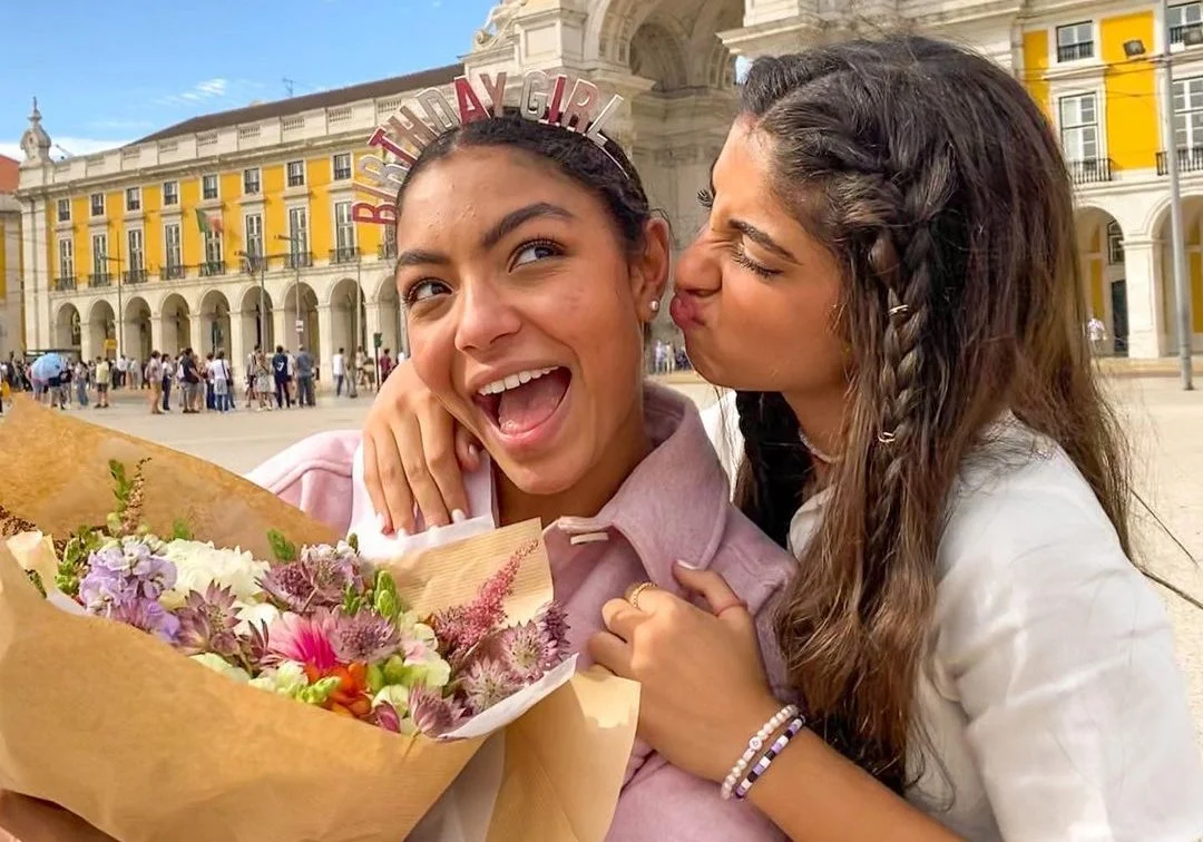 OMG! Any Gabrielly confessa que Nour Ardakani já foi esquecida no hotel pelo Now United