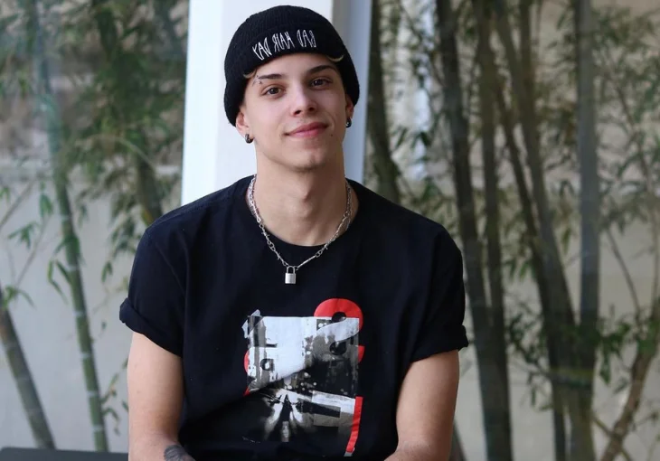 Dantas revela que está namorando e conta detalhes de como conheceu a girl! Vem ver